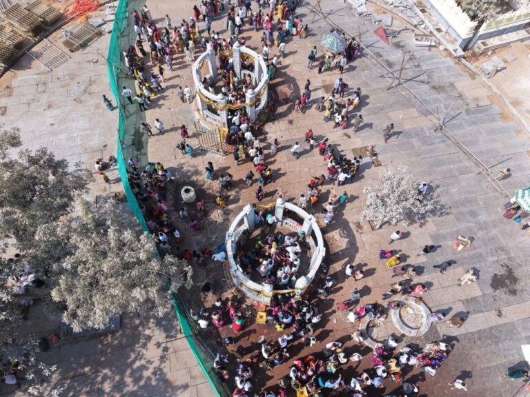 వనదేవతల కొలువుకు వేళాయె.. మేడారంలో అట్టహాసంగా ఏర్పాట్లు