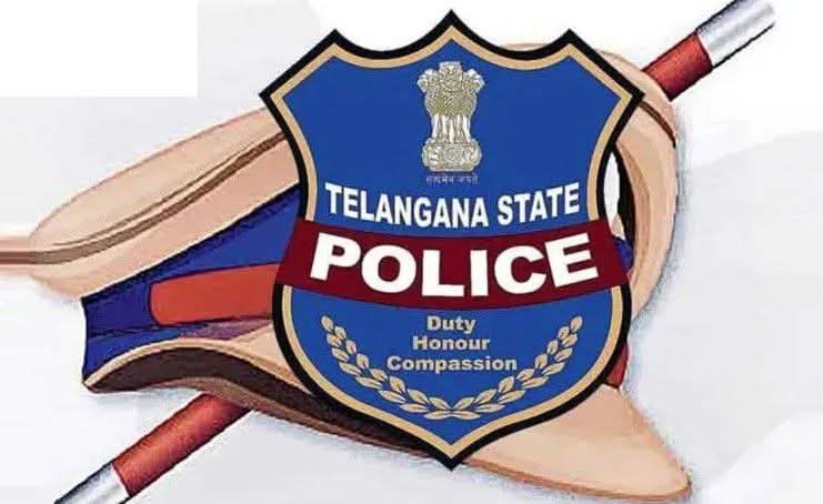 ఖాకీ వీరంగం: పోలీస్ స్టేషన్‌లో ఎస్సై బూతుల పర్వం!  ​బిజినపల్లి ఎస్సై శ్రీనివాస్ దురుసు ప్రవర్తన.. యువకులపై దాడి, కుల దూషణలు  ​యూనిఫాం లేకుండానే స్టేషన్‌కు వచ్చి రచ్చ.. వీడియోలు వైరల్