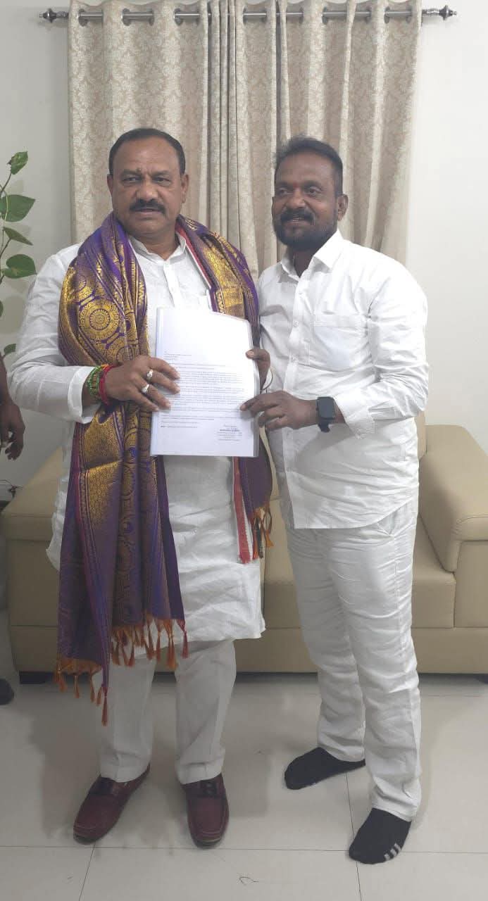 రాష్ట్ర స్థాయి కార్పొరేషన్ చైర్మన్ పదవిని ఆశిస్తూ టీపీసీసీ అధ్యక్షులు మహేష్ కుమార్ గౌడ్ గారికి వినతి