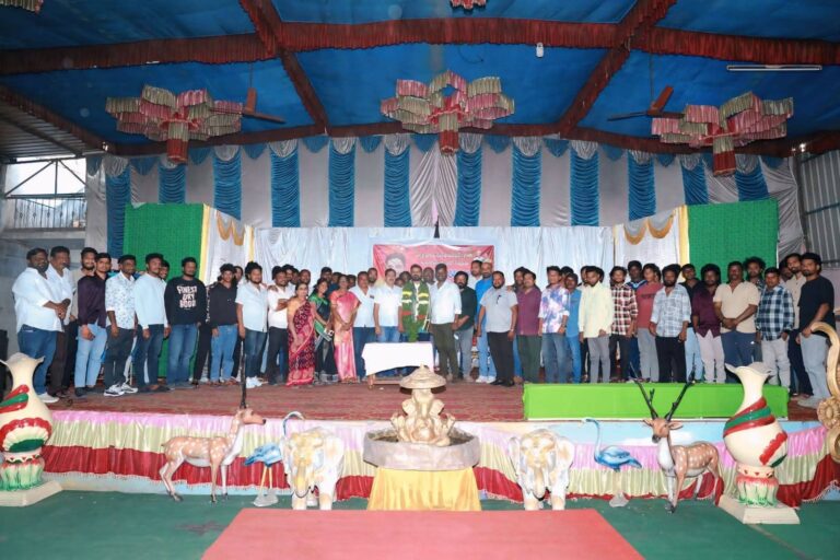 నిరుపేదలకు అండగా VHR ఫౌండేషన్ వ్యవస్థాపకులు వ్యాల హరీష్ రెడ్డికి ఘన సన్మానం