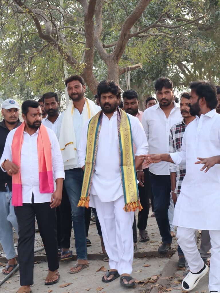 తక్కలపల్లిలో సమ్మక్క–సారలమ్మ గద్దెల నిర్మాణ పనుల పరిశీలన  ​పనులను వేగవంతం చేయాలని అధికారులకు ఎమ్మెల్యే ఎం.ఎస్. రాజ్ ఠాకూర్ ఆదేశం