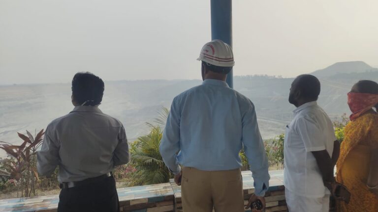 సింగరేణి రామగుండం రీజియన్ పరిధిలోని RG-1 ఏరియా ఓసిపి-5 ప్రాజెక్టును తెలంగాణ రక్షణ సమితి డెమొక్రటిక్ (TRS-D) పార్టీ రాష్ట్ర నాయకుల సందర్శన.