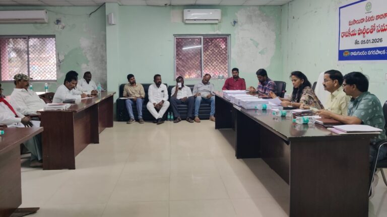 ​రామగుండం నగర పాలక సంస్థ పరిధిలో ముసాయిదా ఓటరు జాబితాపై అభ్యంతరాల స్వీకరణకు సంబంధించి అదనపు కలెక్టర్ మరియు మున్సిపల్ కమిషనర్ జె. అరుణ శ్రీ కీలక ప్రకటన