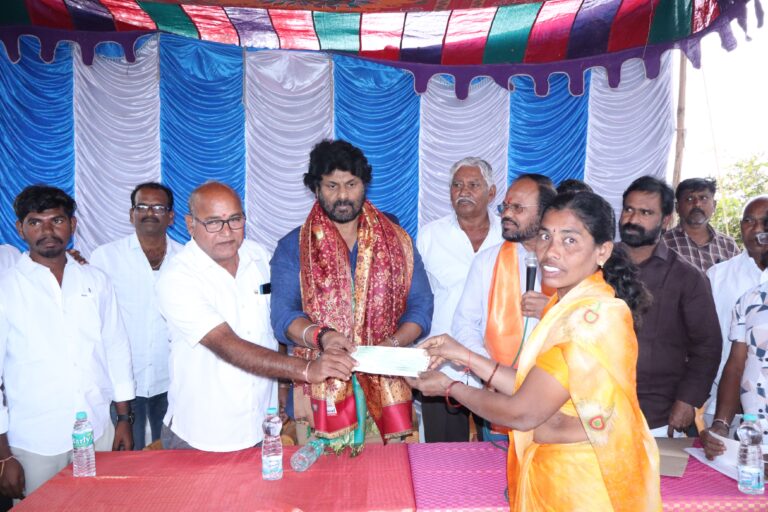 ​ప్రతి ఆడబిడ్డ కళ్ళలో సంతోషం చూడడమే నా లక్ష్యం: ఎమ్మెల్యే ఎం.ఎస్. రాజ్ ఠాకూర్