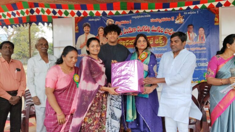 ​ముగ్గుల పోటీలతో వెల్లివిరిసిన సంక్రాంతి శోభ: ఎమ్మెల్యే సతీమణి మనాలి ఠాకూర్, మాజీ కార్పొరేటర్ పెద్దెల్లి తేజస్విని  ప్రకాష్.