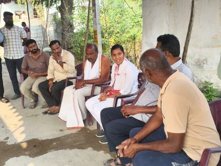 బీసీ సంక్షేమ సంఘం నేత కన్న రమేష్ మాతృమూర్తి మృతి: నివాళులర్పించిన బీసీ జేఏసీ చైర్మన్ దాసరి ఉష