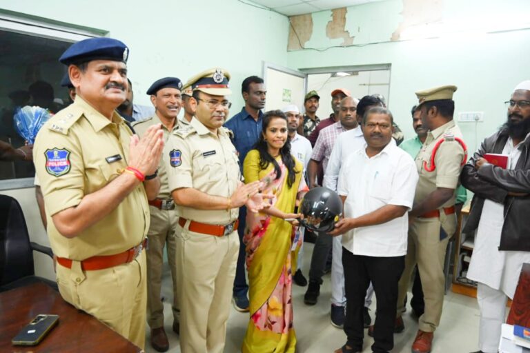 రోడ్డు భద్రతలో ప్రభుత్వ ఉద్యోగులదే కీలక పాత్ర: రామగుండం సీపీ అంబర్ కిషోర్ ఝా