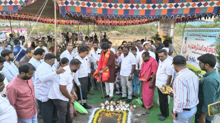 ​రామగుండంలో కొత్త హంగులతో ‘అంబేద్కర్ పార్క్’.. భూమి పూజ చేసిన ఎమ్మెల్యే మక్కాన్ సింగ్