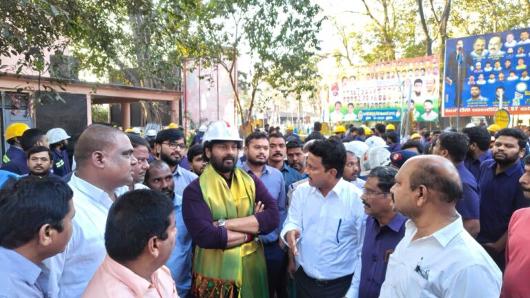 ​సింగరేణి కార్మికుల పక్షపాతి ఎమ్మెల్యే మక్కన్ సింగ్ రాజ్ ఠాకూర్ ​* జీడీకే 2 ఇంక్లైన్ గనిపై అపూర్వ స్వాగతం పలికిన కార్మిక వర్గం ​* డిపెండెంట్ ఉద్యోగాలు, విజిలెన్స్ కేసుల పరిష్కారానికి హామీ ​* సింగరేణి నిధులు ఇకపై ఈ ప్రాంతాభిద్ధికే..