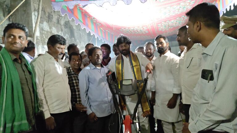 రామగుండం ఎమ్మెల్యే మక్కాన్ సింగ్ చేతుల మీదుగా రూ. 23 లక్షల విలువైన వ్యవసాయ యంత్రాల పంపిణీ