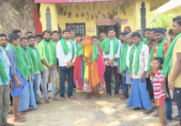 ప్రతి ఇంట లక్ష్మీ విలాజిల్లాలని లక్ష్మీదేవర ఉత్సవాలు నిర్వహించడం సంతోషదాయకం—–కాంగ్రెస్ పార్టీ ఓబీసీ సెల్ పెద్దపల్లి జిల్లా అధ్యక్షుడు పెండ్యాల మహేష్