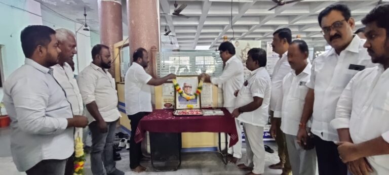 కొండా లక్ష్మణ్ బాపూజీ ఆశయాలను ముందుకు తీసుకెళ్లడమే మనం ఆయనకు ఇచ్చే నిజమైన నివాళి  రామగుండం నగర మేయర్ మహంకాళి స్వామి
