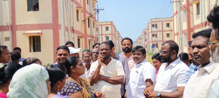 దసరా నాటికి డబుల్ బెడ్రూమ్ ఇళ్ల పనులు పూర్తి చేయాలి     లబ్ధిదారులకు త్వరలోనే సొంతింటి తాళాలు అందిస్తాం: మేయర్ మహంకాళి స్వామి